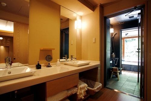 Washbasin space of D-type room