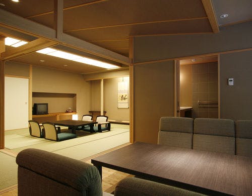 AWタイプ客室（和室12.5畳+掘りごたつ）