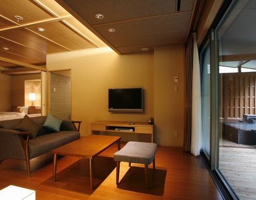 源泉掛け流しの客室露天風呂