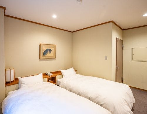 【山側和洋室ツイン】