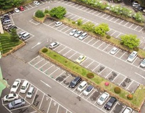 屋上から見た駐車場