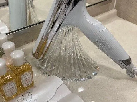 ทุกห้องมีไดร์เป่าผม "ReFa"