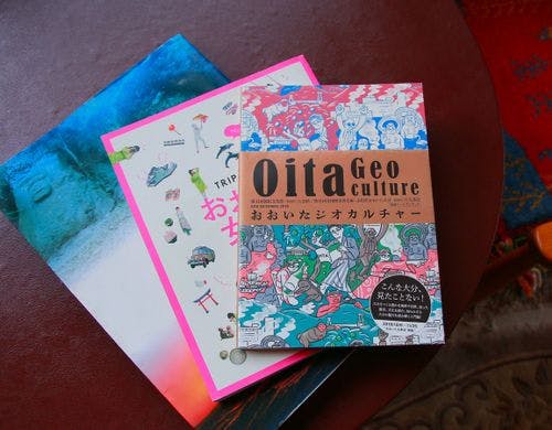 【談話室】本棚にある書籍一例。