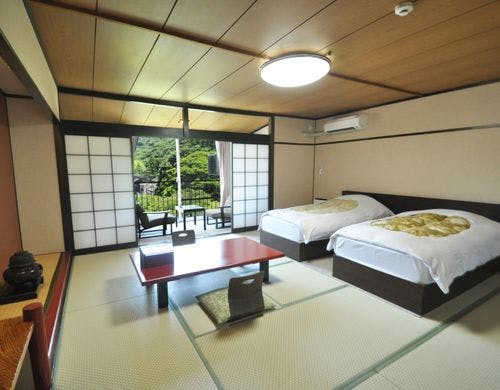 純和風の客室+ツインベッド