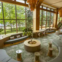 로비 / 편안한 소파에서 릴랙스