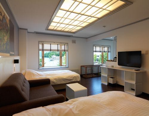 トゥラノ館【湖側】洋室