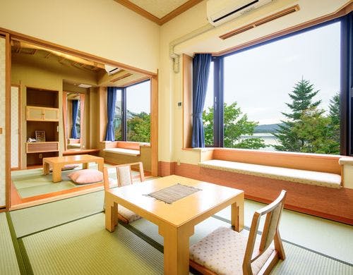 【湖側】グループ客室（最大6名様一例）