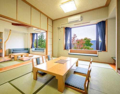 【湖側】グループ客室（最大8名様一例）