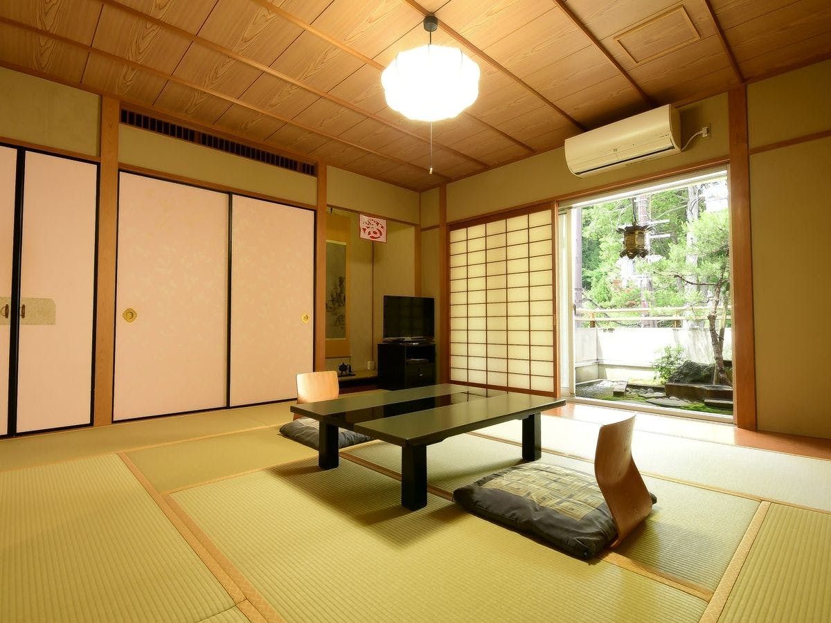 和室10帖附庭園