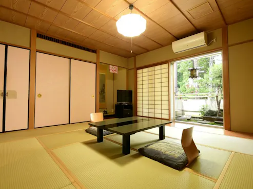 和室10帖附庭園