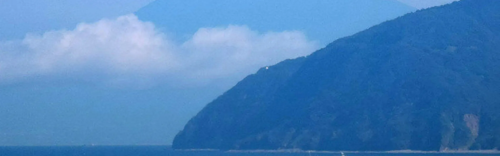 世界遺産 富士山を望む宿 富岳群青