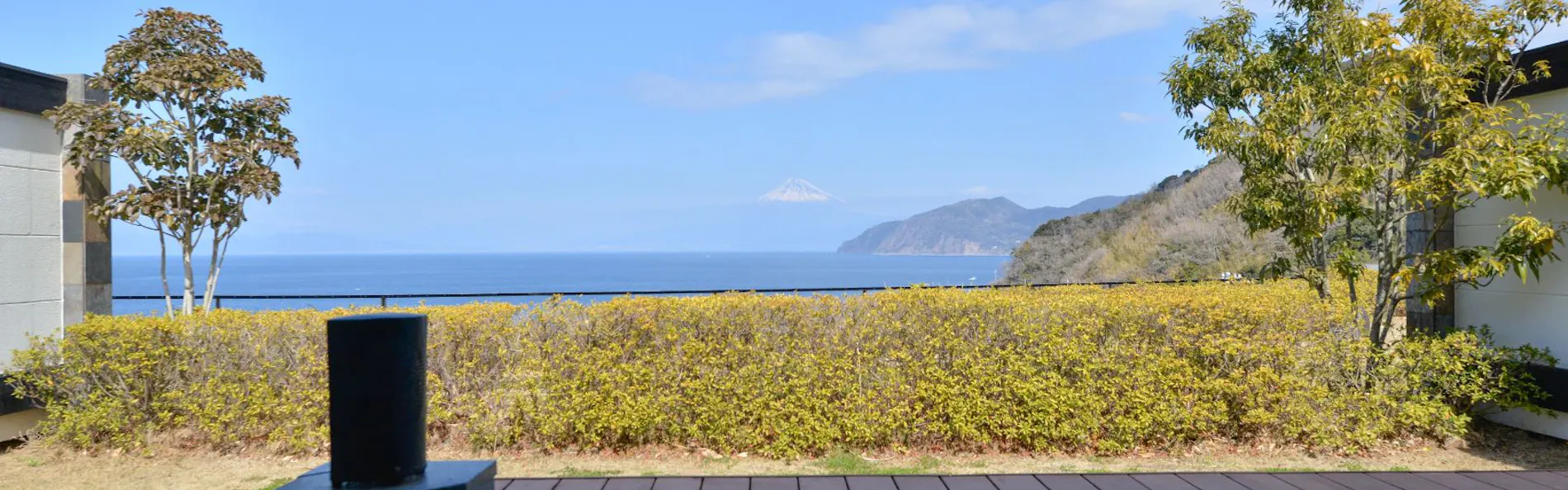 世界遺産 富士山を望む宿 富岳群青