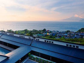 水の里恷 富岳群青