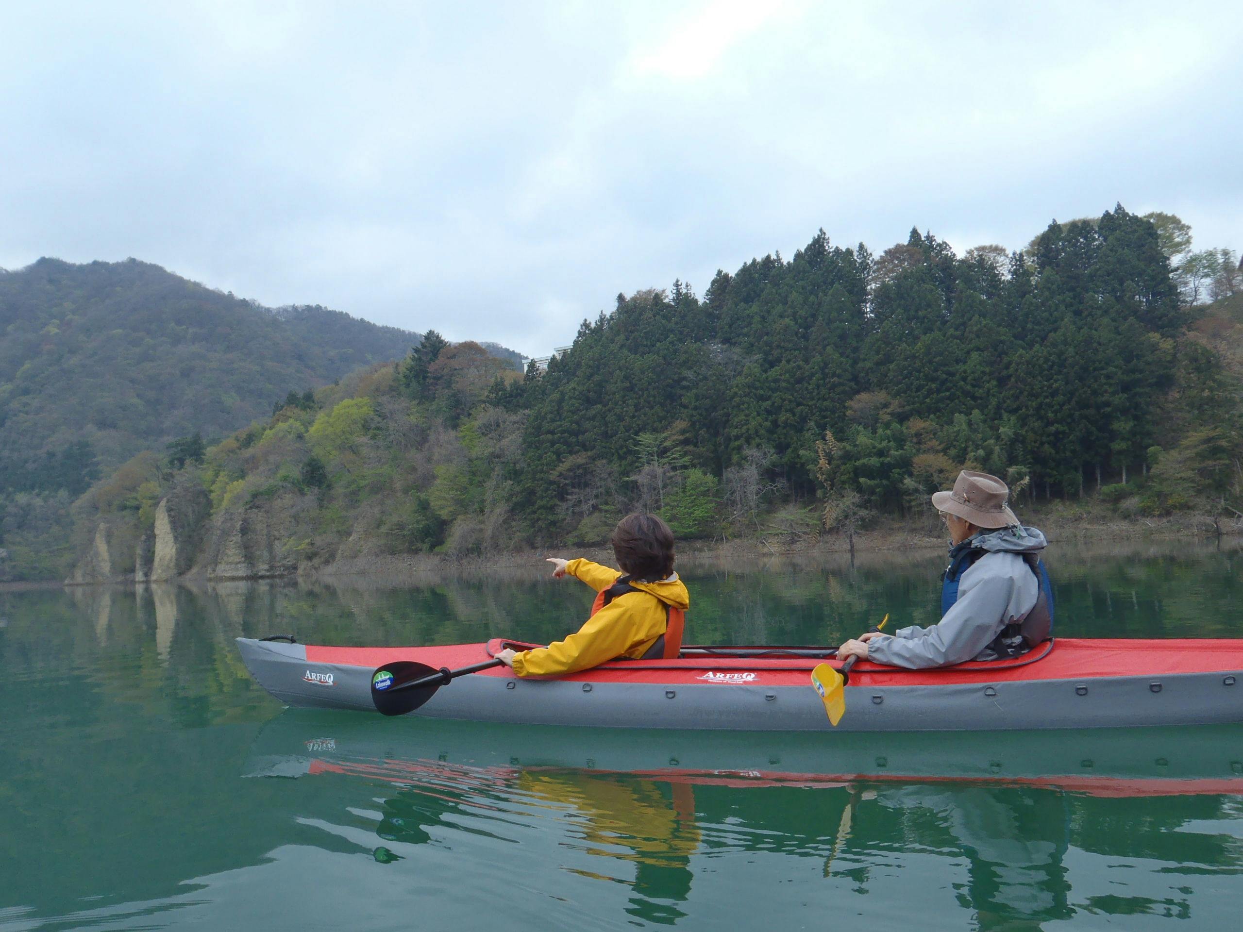 カヌーで秘境探索