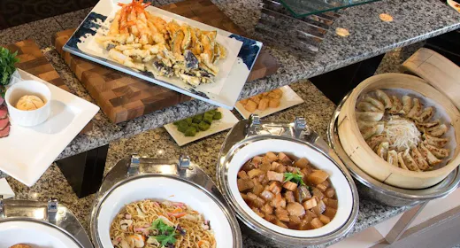 ブッフェ料理をお部屋にお持ち帰りでゆっくり夕朝食!テイクアウトブッフェプラン