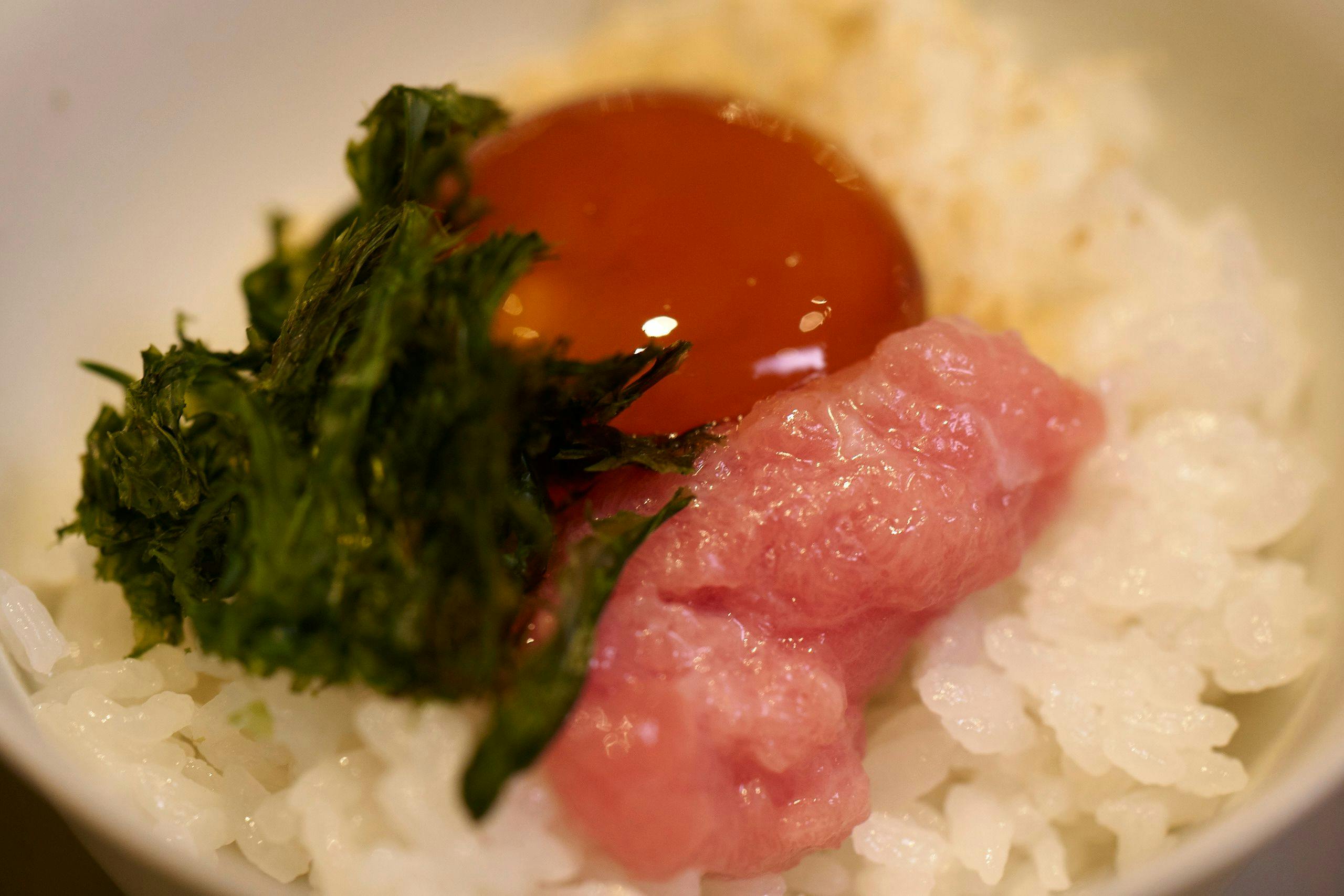 月と鮪 石上