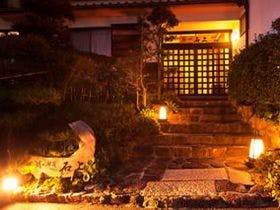 月と鮪 石上