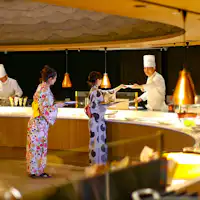 ライブキッチンで出来立てのお料理を