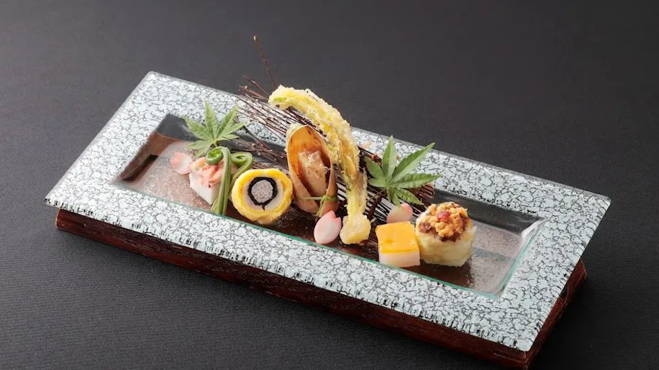 Hyakume Garan