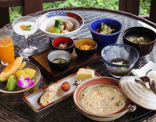 朝食