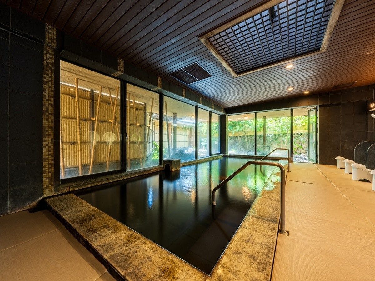 Men's Large Bath 'Momotaro'｜Open-Air Bath