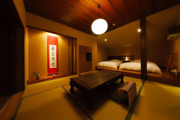 一部屋限定の離れ和室タイプ【天然温泉の半露天風呂付】のサムネイル画像