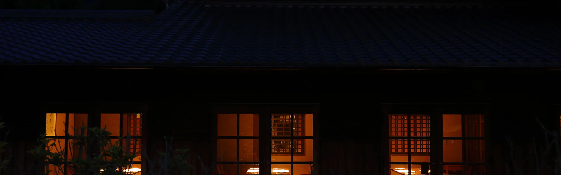 旅館 心乃間間