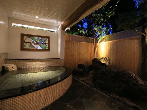 天然温泉露天風呂付き特別室　和室　７２番