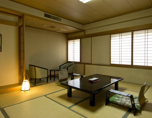 和室　常磐館　10畳　上がり端3畳付