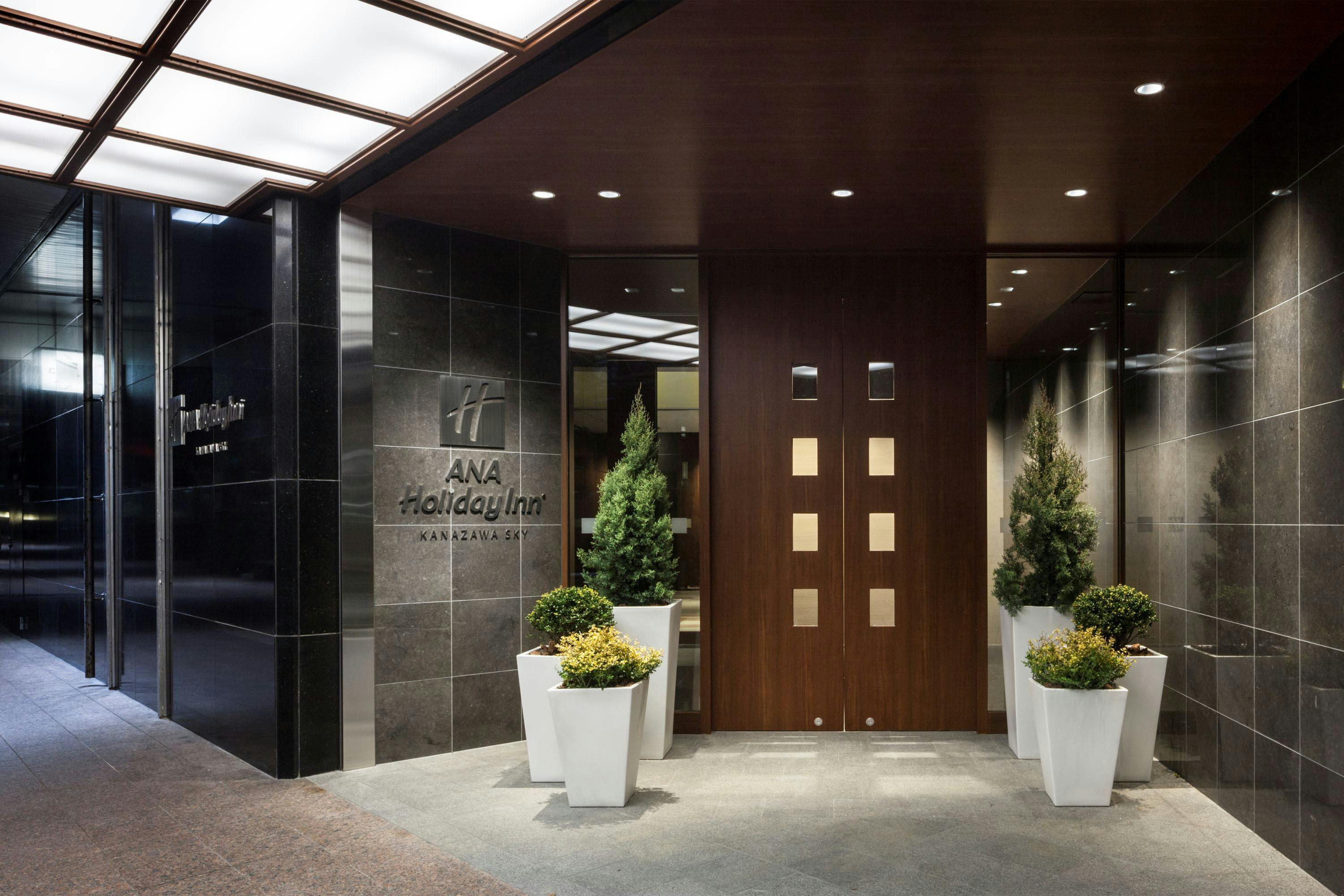 ホテルエントランス