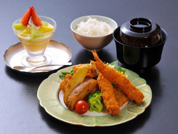 川堰苑 いすゞホテル