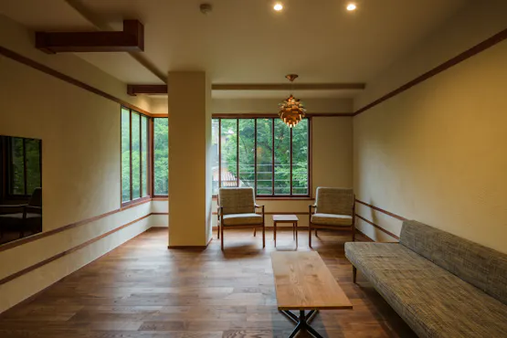 ห้องนั่งเล่นกว้างขวาง