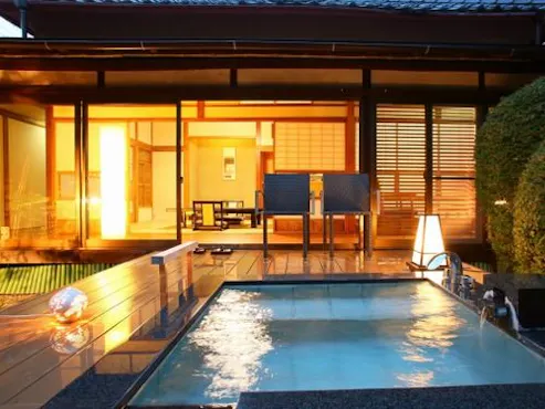 Kamar dengan pemandian terbuka taman, Ito 'Ryokuyu'