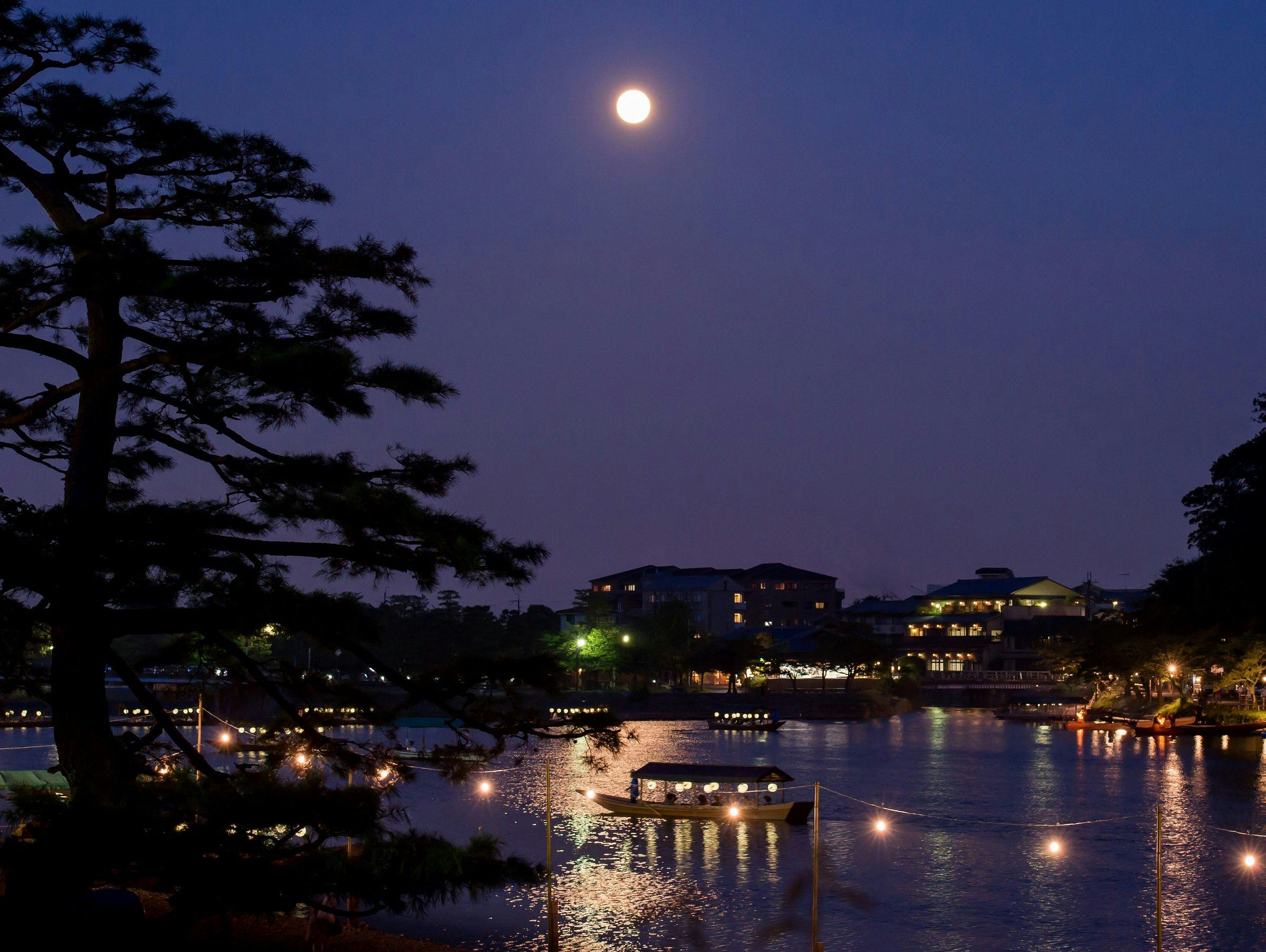 "Arashiyama Ukai" adalah tradisi musim panas di Arashiyama.