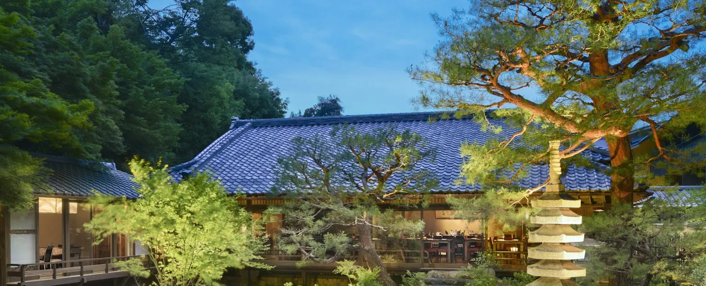 翠嵐 ラグジュアリーコレクションホテル 京都:庭園と建物