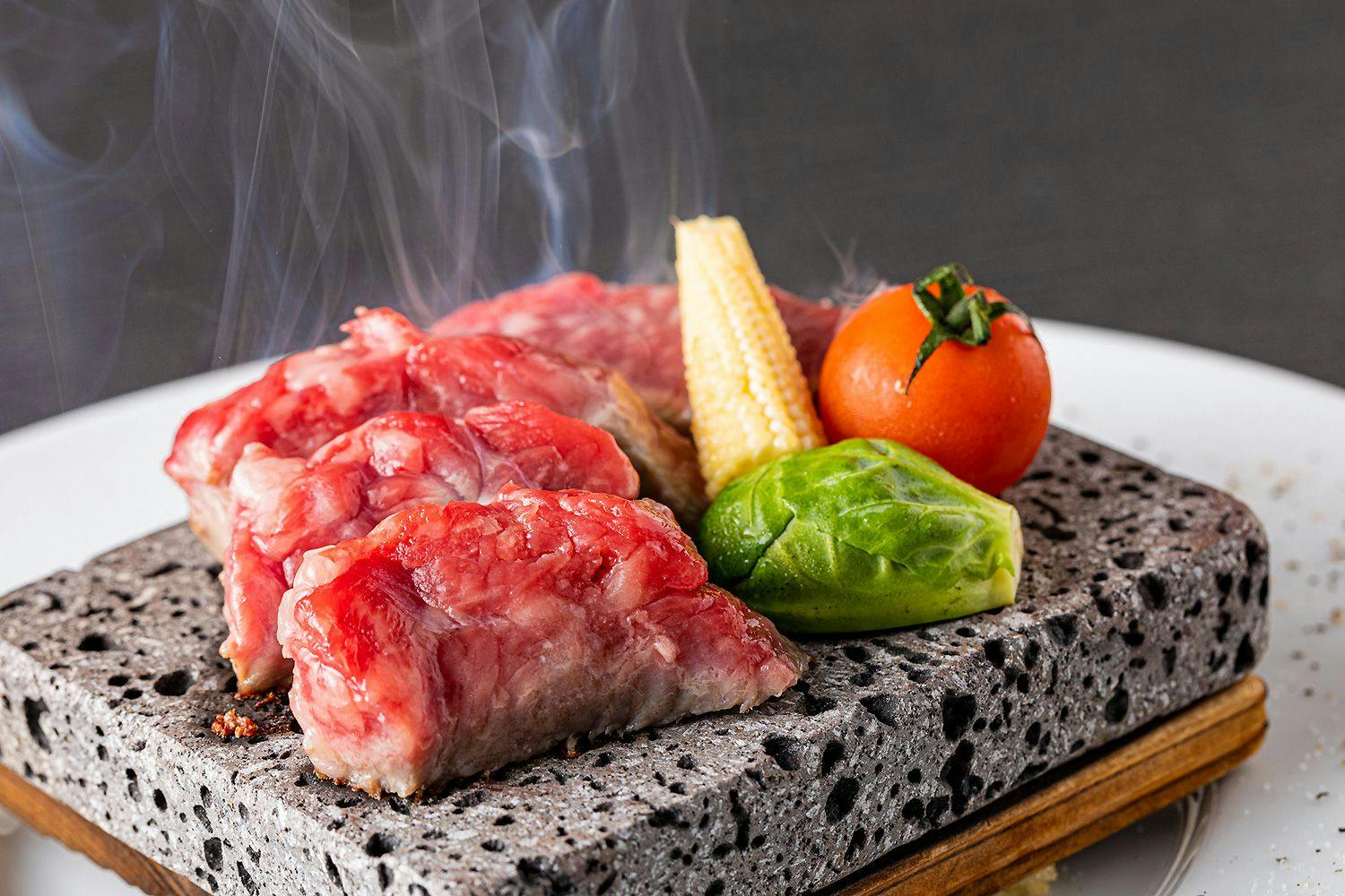 【料理グレードUP】千葉県産ブランド牛「彩美牛」の石焼きと地魚刺盛り＆鮑が付いた贅尽くし