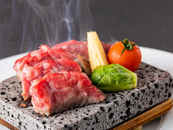 【料理グレードUP】千葉県産ブランド牛「彩美牛」の石焼きと地魚刺盛り&鮑が付いた贅尽くし