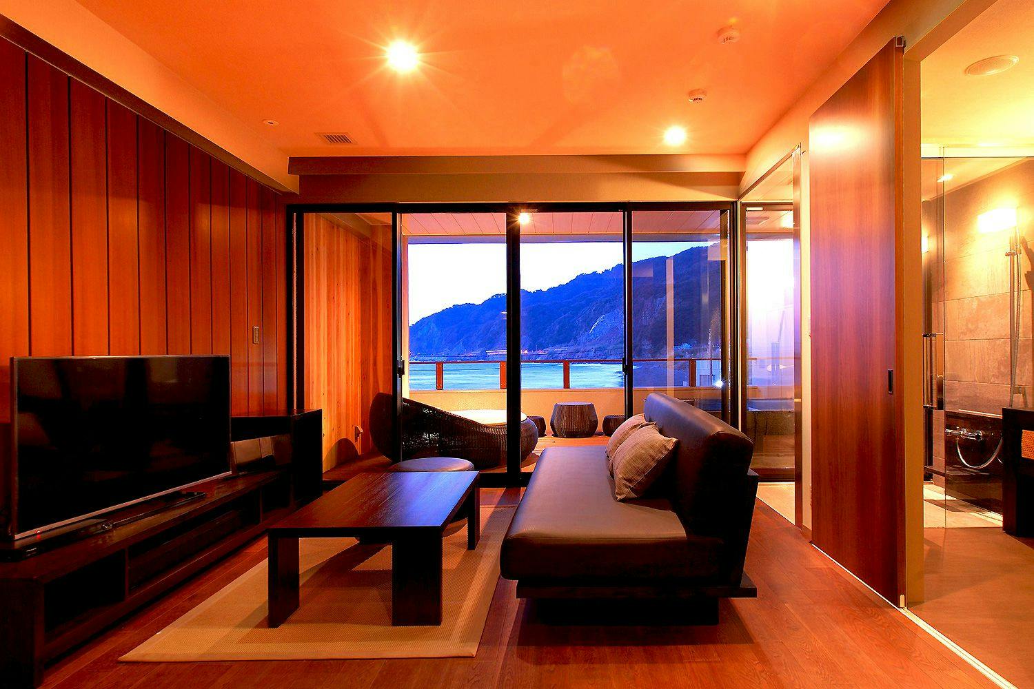 露天風呂付き客室（個室シャワーブース付）