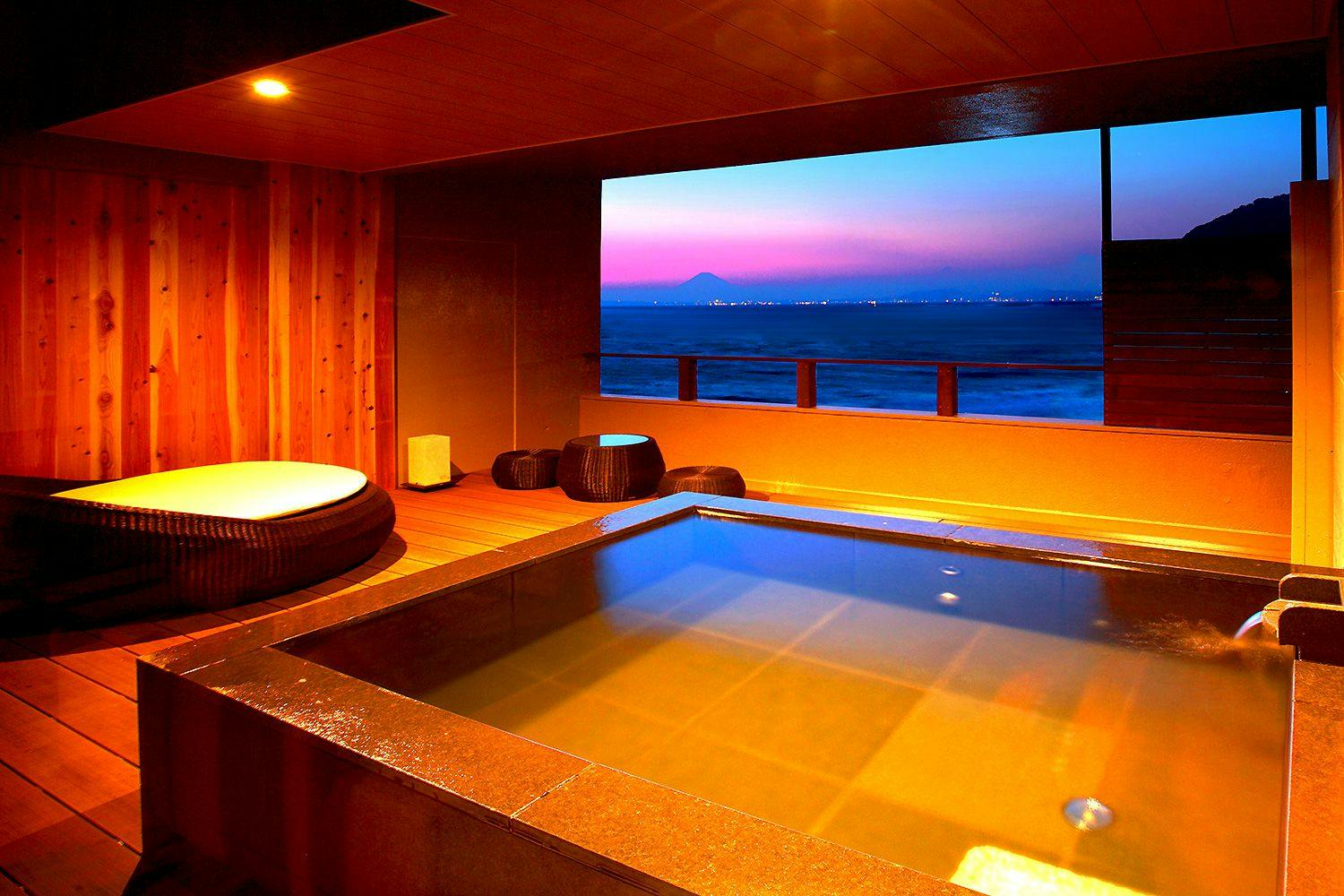 露天風呂付き客室（個室シャワーブース付）