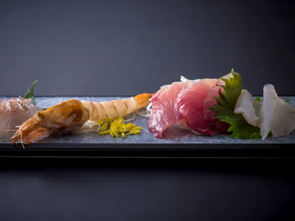 【อร่อยกำลังดีในปริมาณพอดี】ตามเสียงตอบรับจากลูกค้า ลดปริมาณลงเล็กน้อย! เพลิดเพลินกับ “เมนูปลาท้องถิ่นตามฤดูกาล” จากทันโกะ ที่ขึ้นจากท่าเรือเมืองชาวประมงไทซะ (Tango/Taiza)