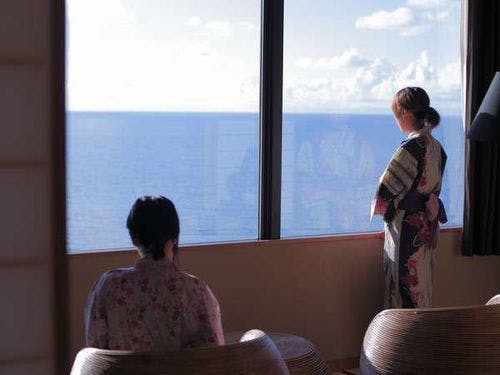 【最上階客室「天空」】から日本海を一望