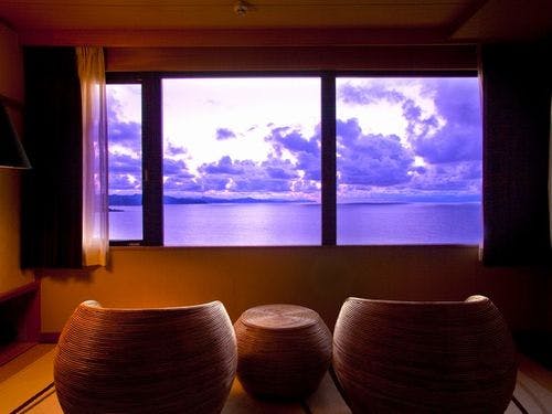 【最上階客室「天空」】から一望する日本海