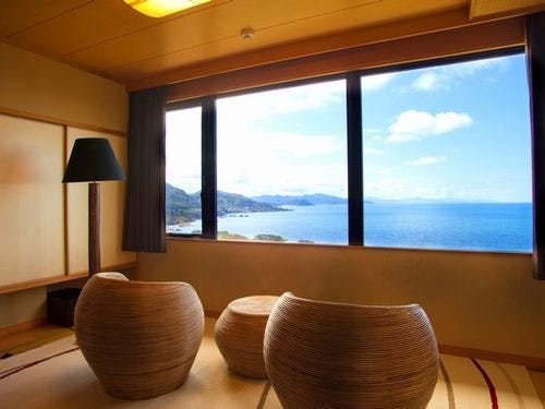 【最上階客室「天空」】から一望する日本海