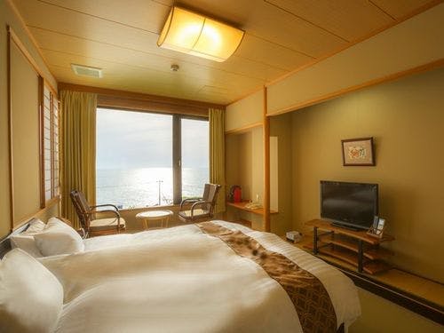 【潮亭】キングサイズベッドの客室