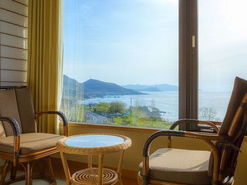 オーシャンビューの客室から海を一望。