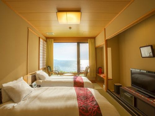 【潮亭】ツインベッド客室で旅時間を堪能。