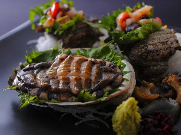 １日８組限定　～間人蟹と地魚料理～　大人の絶景隠れ宿　寿海亭