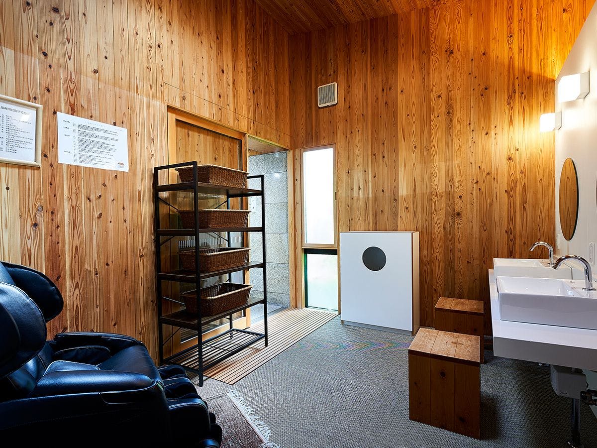 Mata air panas alami pribadi