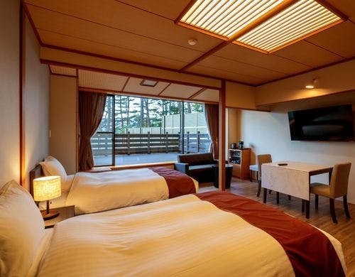 自然に囲まれた専用ウッドデッキ風ドッグラ