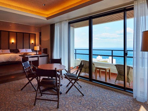 最上階コーナーに位置するロイヤルスイート